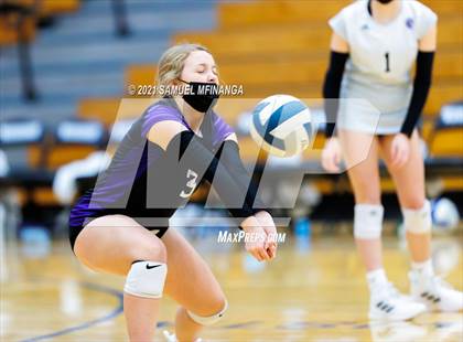 Thumbnail 2 in Gretna vs. Bellevue East photogallery.