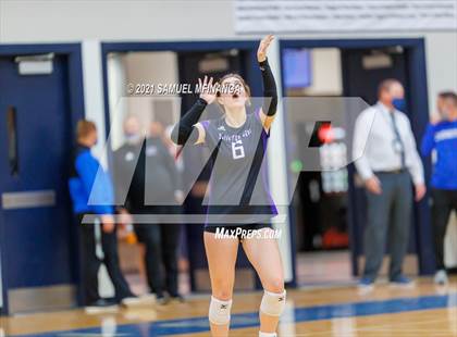 Thumbnail 3 in Gretna vs. Bellevue East photogallery.