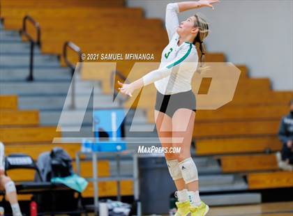 Thumbnail 2 in Gretna vs. Bellevue East photogallery.