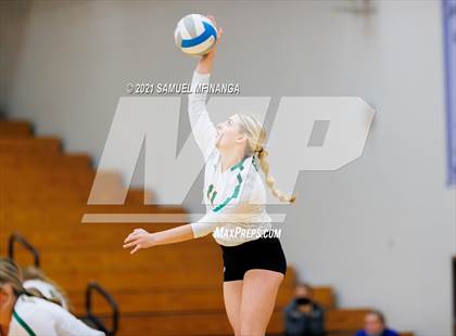 Thumbnail 3 in Gretna vs. Bellevue East photogallery.