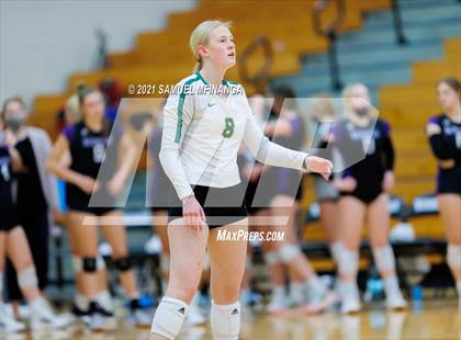 Thumbnail 1 in Gretna vs. Bellevue East photogallery.