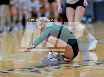 Thumbnail 2 in Gretna vs. Bellevue East photogallery.