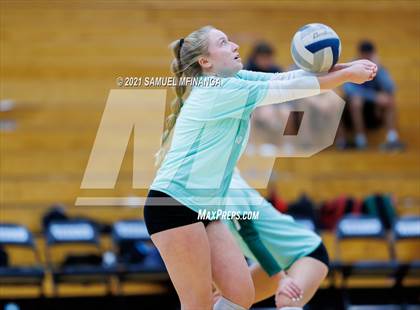 Thumbnail 3 in Gretna vs. Bellevue East photogallery.