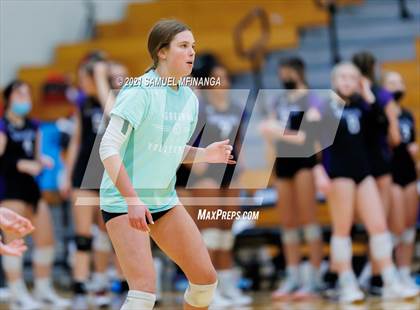 Thumbnail 1 in Gretna vs. Bellevue East photogallery.