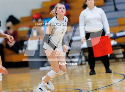 Thumbnail 1 in Gretna vs. Bellevue East photogallery.