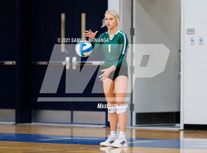 Thumbnail 3 in Gretna vs. Bellevue East photogallery.