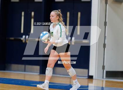 Thumbnail 2 in Gretna vs. Bellevue East photogallery.