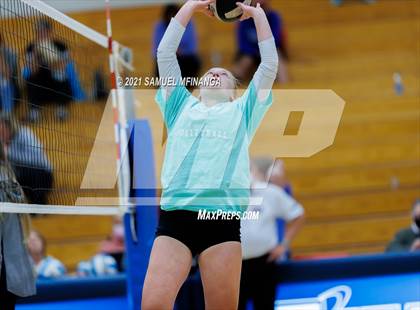 Thumbnail 3 in Gretna vs. Bellevue East photogallery.