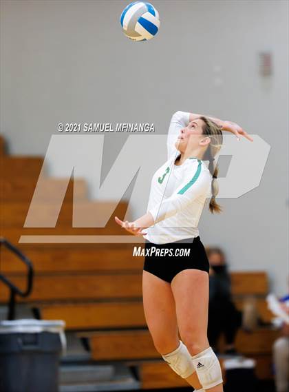 Thumbnail 1 in Gretna vs. Bellevue East photogallery.