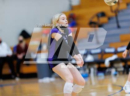 Thumbnail 3 in Gretna vs. Bellevue East photogallery.
