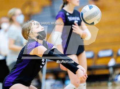 Thumbnail 1 in Gretna vs. Bellevue East photogallery.