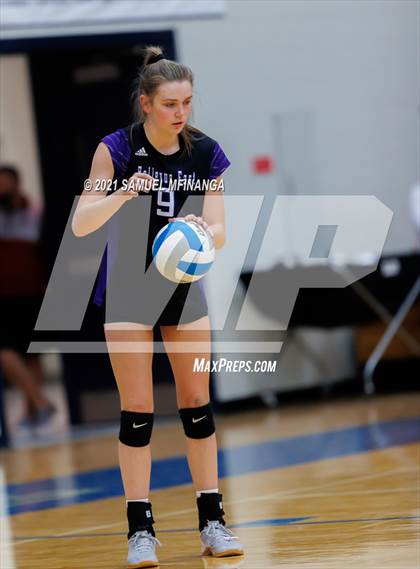 Thumbnail 2 in Gretna vs. Bellevue East photogallery.