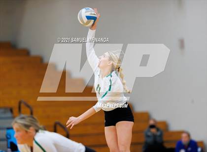 Thumbnail 3 in Gretna vs. Bellevue East photogallery.