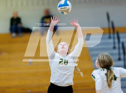 Thumbnail 2 in Gretna vs. Bellevue East photogallery.