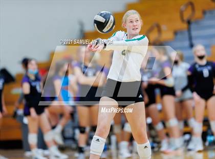 Thumbnail 1 in Gretna vs. Bellevue East photogallery.