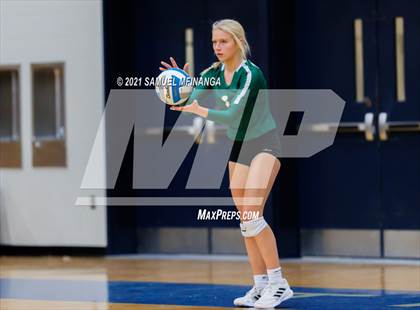 Thumbnail 2 in Gretna vs. Bellevue East photogallery.
