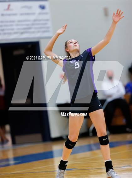 Thumbnail 3 in Gretna vs. Bellevue East photogallery.