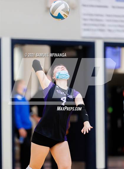 Thumbnail 3 in Gretna vs. Bellevue East photogallery.