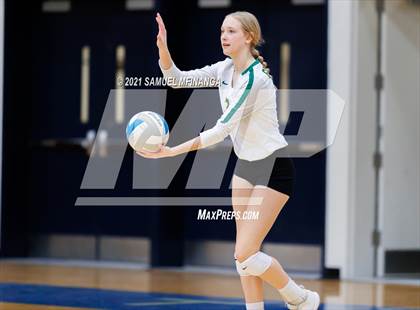 Thumbnail 1 in Gretna vs. Bellevue East photogallery.