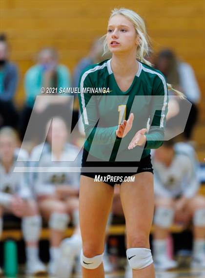 Thumbnail 1 in Gretna vs. Bellevue East photogallery.