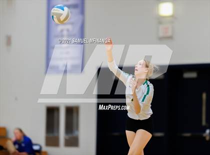 Thumbnail 1 in Gretna vs. Bellevue East photogallery.