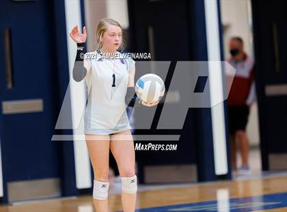 Thumbnail 1 in Gretna vs. Bellevue East photogallery.