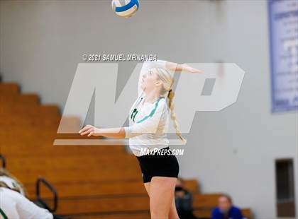 Thumbnail 2 in Gretna vs. Bellevue East photogallery.