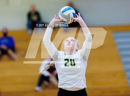 Thumbnail 1 in Gretna vs. Bellevue East photogallery.