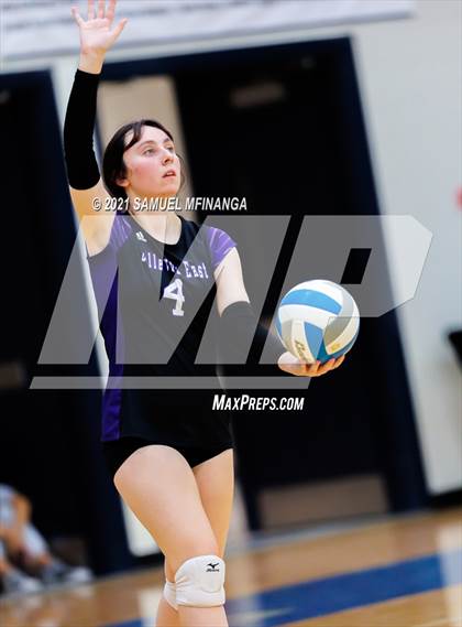 Thumbnail 2 in Gretna vs. Bellevue East photogallery.