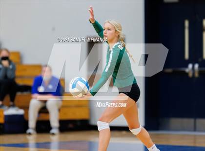 Thumbnail 1 in Gretna vs. Bellevue East photogallery.