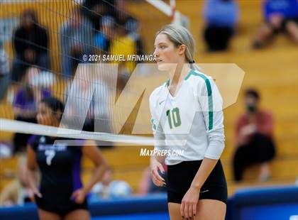Thumbnail 1 in Gretna vs. Bellevue East photogallery.