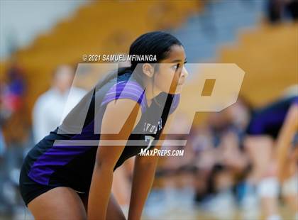 Thumbnail 2 in Gretna vs. Bellevue East photogallery.