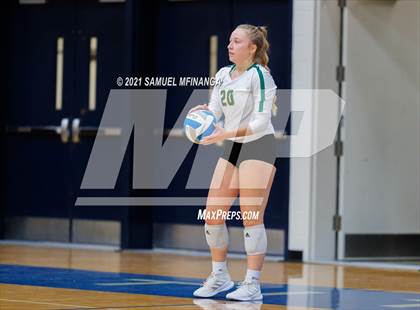 Thumbnail 2 in Gretna vs. Bellevue East photogallery.