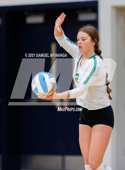 Thumbnail 3 in Gretna vs. Bellevue East photogallery.