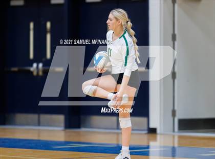 Thumbnail 3 in Gretna vs. Bellevue East photogallery.