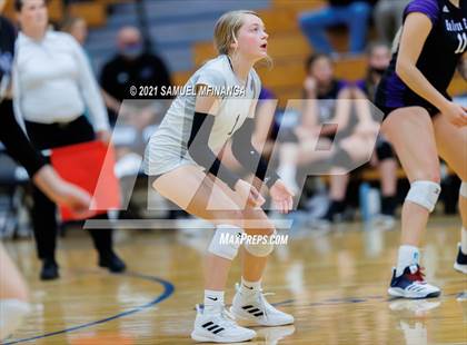 Thumbnail 2 in Gretna vs. Bellevue East photogallery.