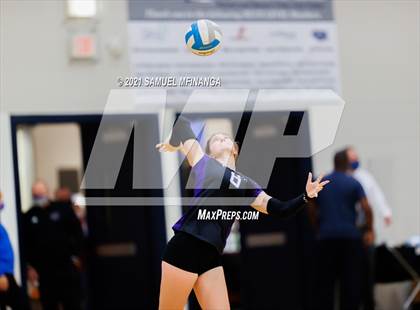 Thumbnail 1 in Gretna vs. Bellevue East photogallery.