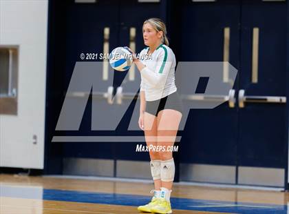 Thumbnail 2 in Gretna vs. Bellevue East photogallery.