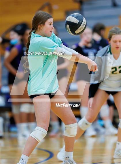 Thumbnail 3 in Gretna vs. Bellevue East photogallery.