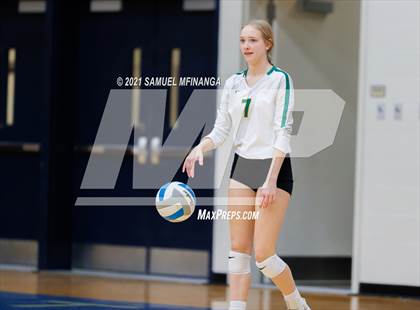 Thumbnail 3 in Gretna vs. Bellevue East photogallery.