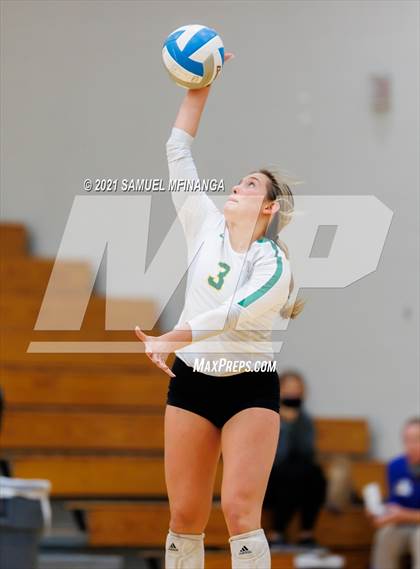Thumbnail 3 in Gretna vs. Bellevue East photogallery.
