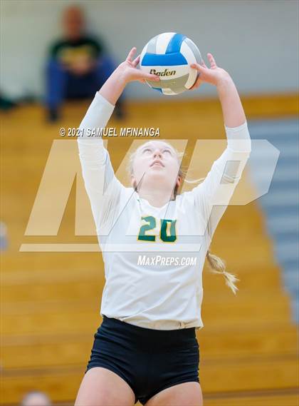 Thumbnail 1 in Gretna vs. Bellevue East photogallery.