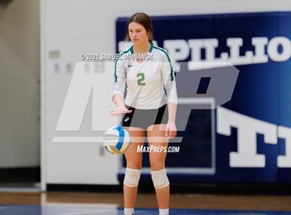 Thumbnail 2 in Gretna vs. Bellevue East photogallery.
