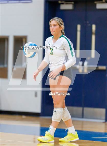 Thumbnail 3 in Gretna vs. Bellevue East photogallery.