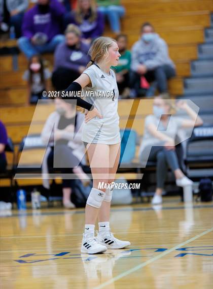 Thumbnail 2 in Gretna vs. Bellevue East photogallery.