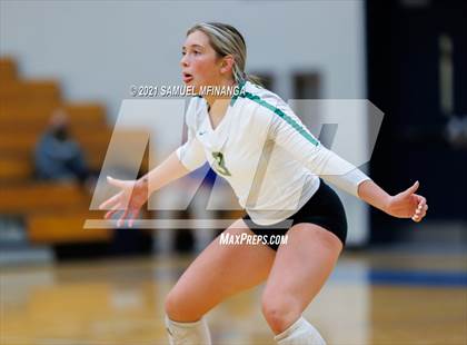 Thumbnail 2 in Gretna vs. Bellevue East photogallery.