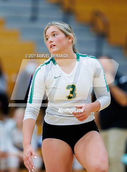 Thumbnail 2 in Gretna vs. Bellevue East photogallery.