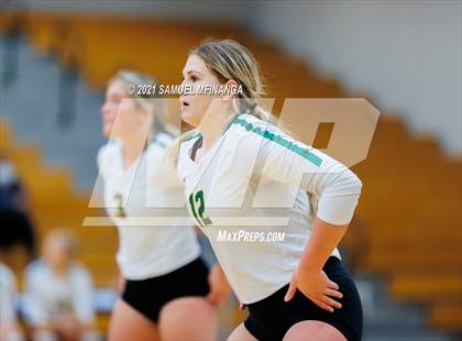 Thumbnail 3 in Gretna vs. Bellevue East photogallery.