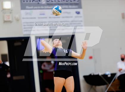 Thumbnail 1 in Gretna vs. Bellevue East photogallery.