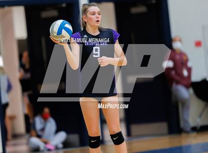 Thumbnail 2 in Gretna vs. Bellevue East photogallery.